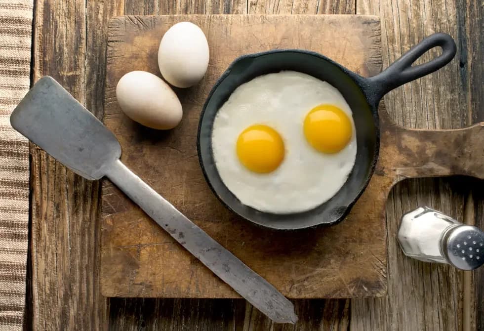 كم بيضة يمكن تناولها يوميا دون الإضرار بالصحة؟