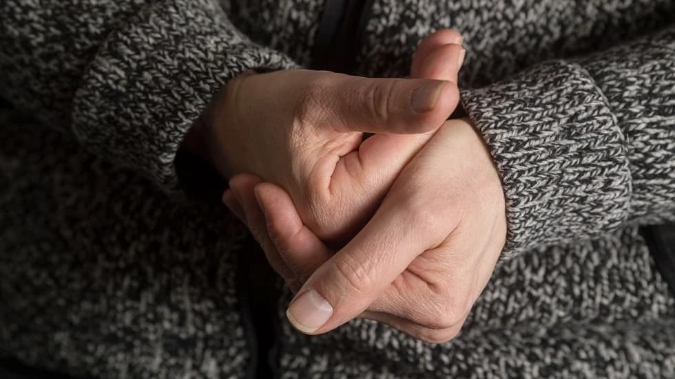 ما خطورة فرقعة المفاصل؟