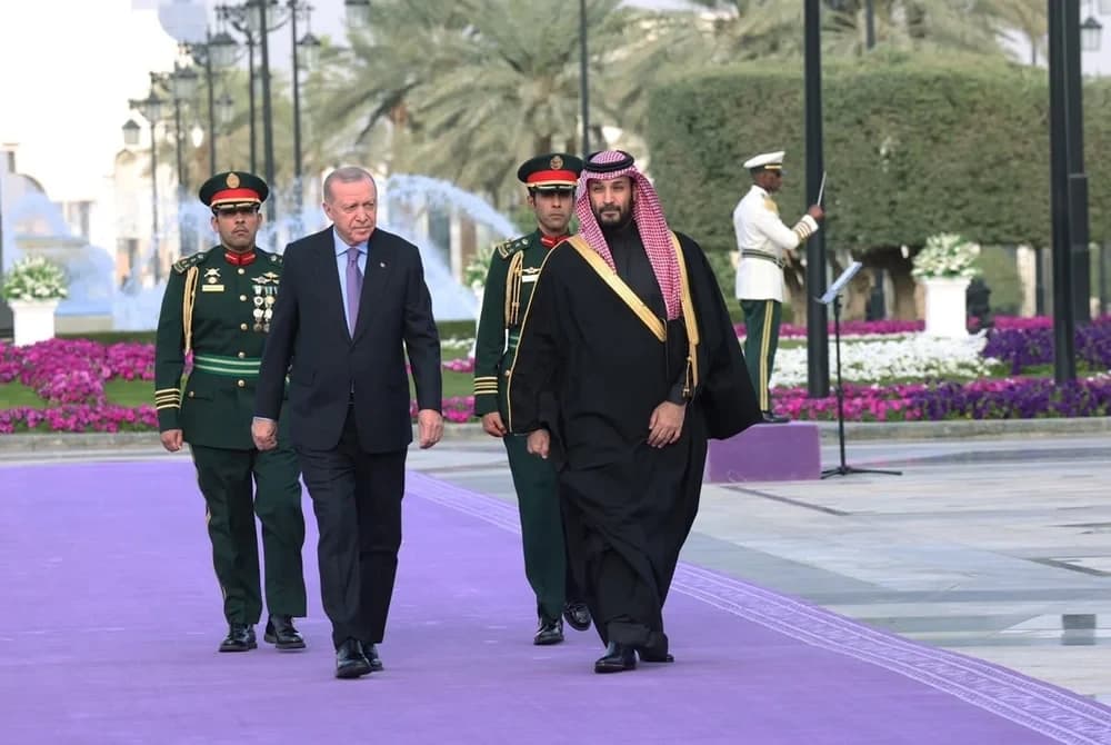 مباحثات بين ولي العهد السعودي والرئيس التركي وسط مراسم استقبال رسمية بالرياض