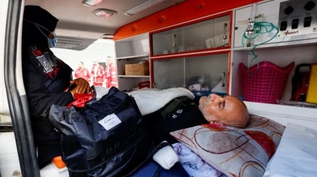 إسرائيل تنفي "إلغاء خروج المرضى من غزة عبر رفح"، و18 قتيلاً بقصف جوي وبرّي على القطاع فجر الأربعاء